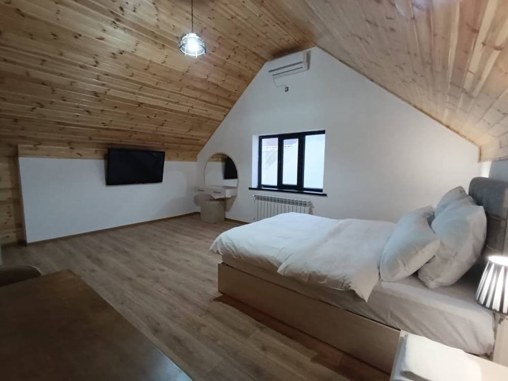 Qafqaz A-Frame Sheki – 3-bedroom, 2-bathroom cozy A-Frame rental with nature view - photo 10