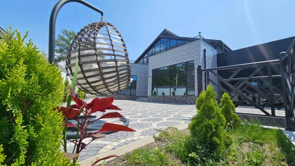 Luxury Milan Mountain Ponoramic Villa, indoor heated pool and jacuzzi with mountain view - photo 1