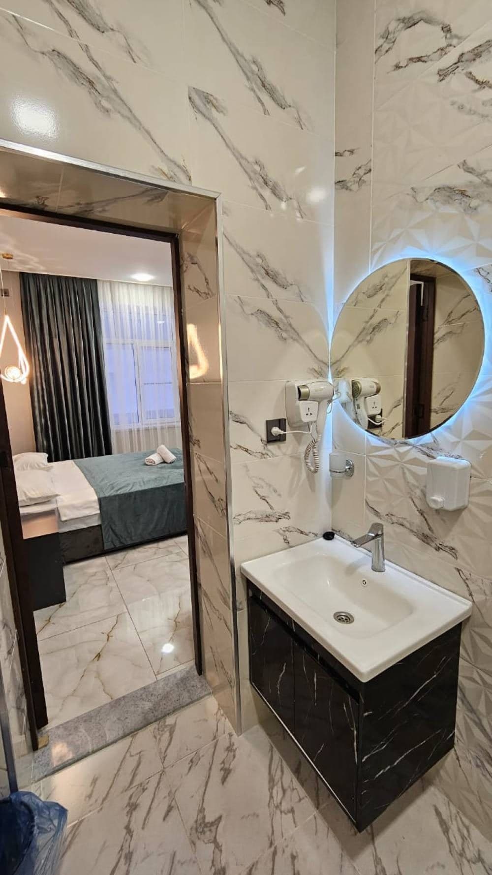 Luxury Milan Mountain Ponoramic Villa, indoor heated pool and jacuzzi with mountain view - photo 8