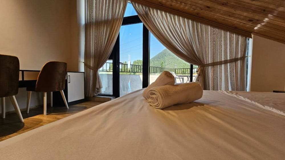 Luxury Milan Mountain Ponoramic Villa, indoor heated pool and jacuzzi with mountain view - photo 12
