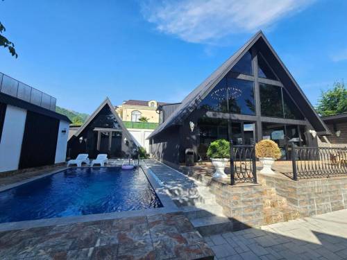 Luxury Aframe near Gabaland